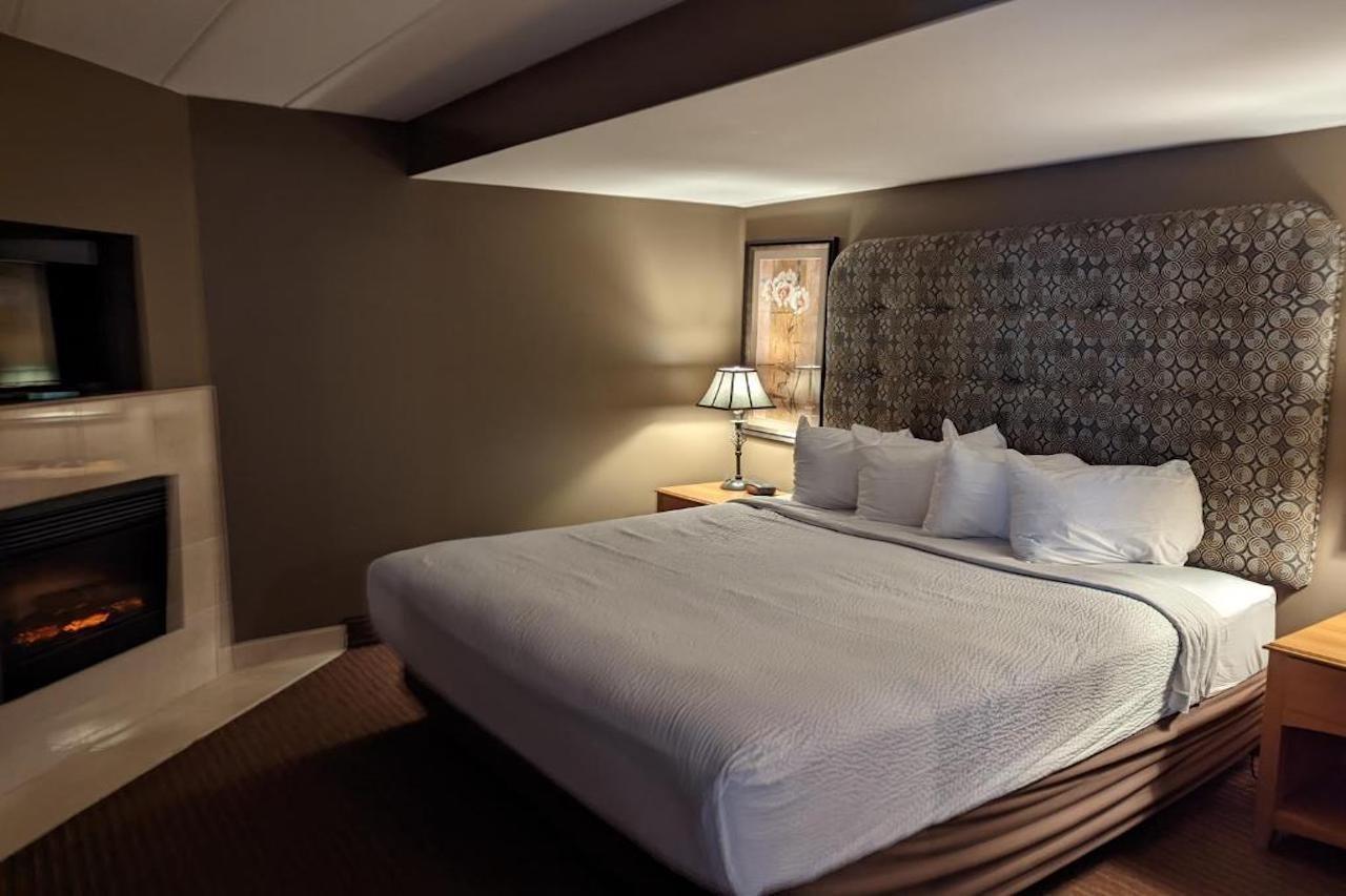 Days Inn By Wyndham Birch Run Esterno foto
