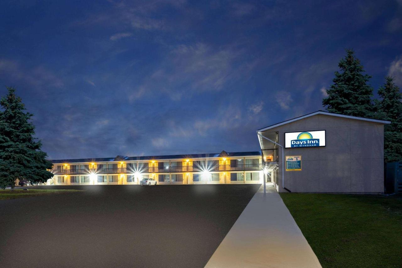 Days Inn By Wyndham Birch Run Esterno foto