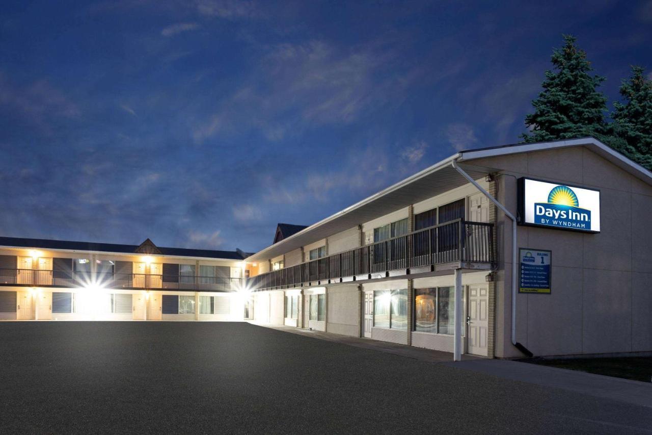 Days Inn By Wyndham Birch Run Esterno foto