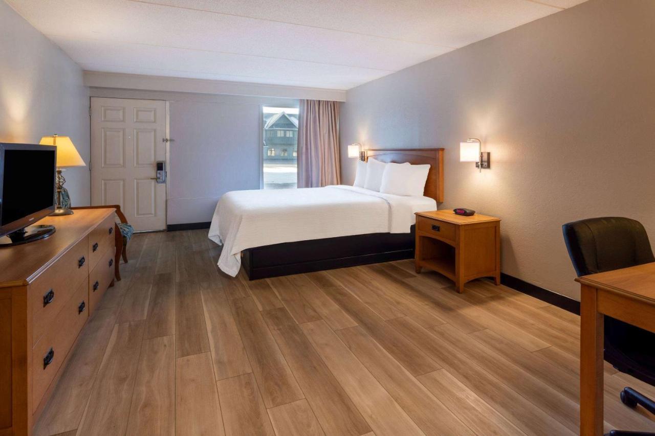 Days Inn By Wyndham Birch Run Esterno foto